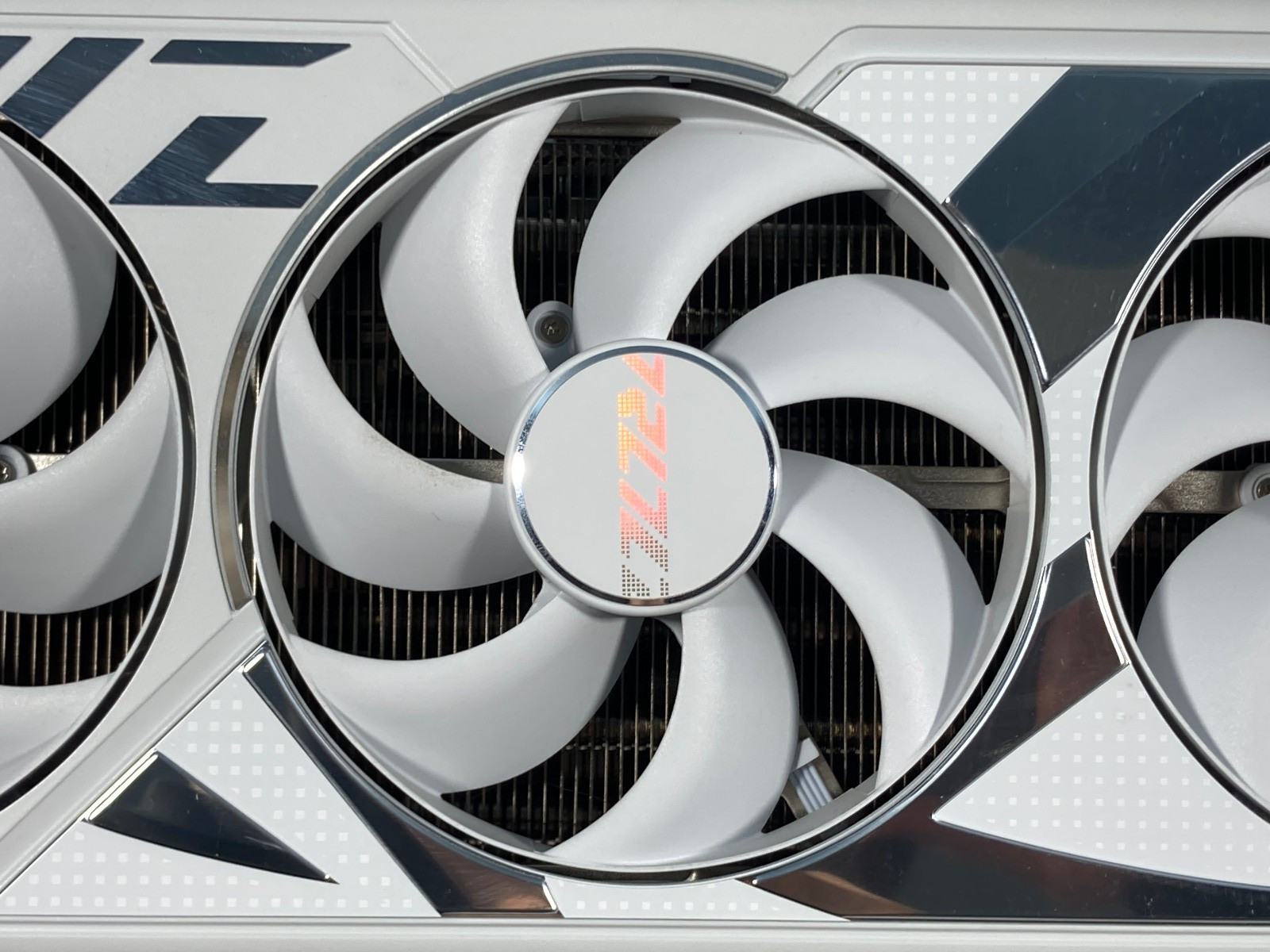 BH 2 GET 1 OFFER ASUS ROG Stri - đánh giá và giá Rtx 4090 24Gb Gddr6X